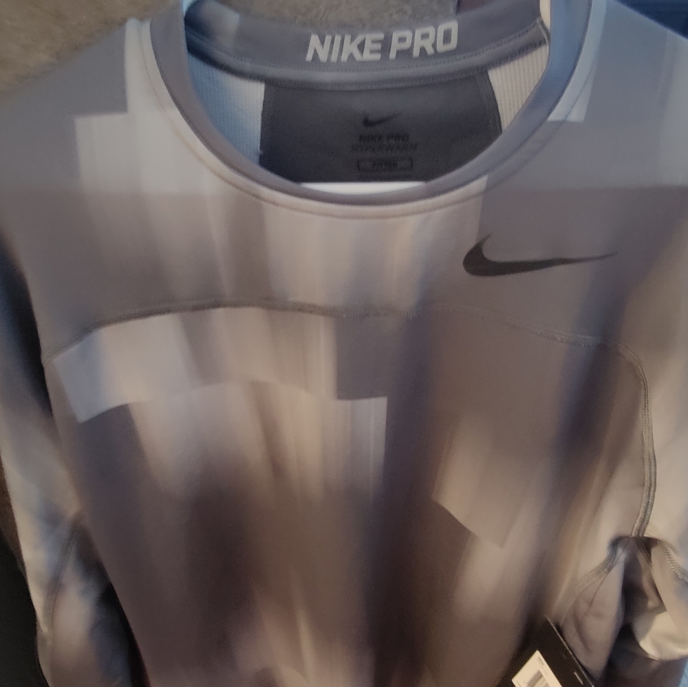 Nike men's pullover